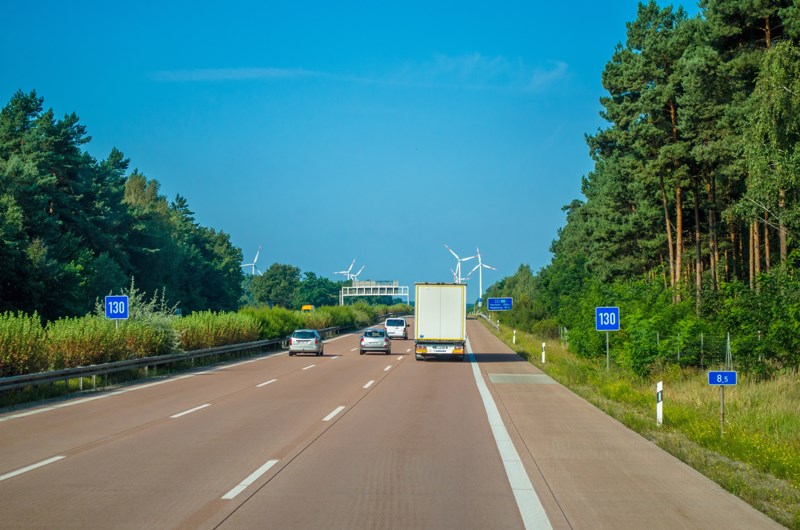 marka jalan di tol